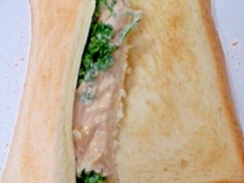 ツナとパセリのサンドイッチ
